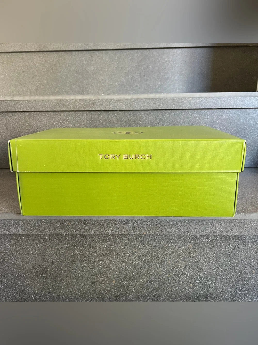 Tory Burch Signature Green Shoebox & Matching Dust Bag Set